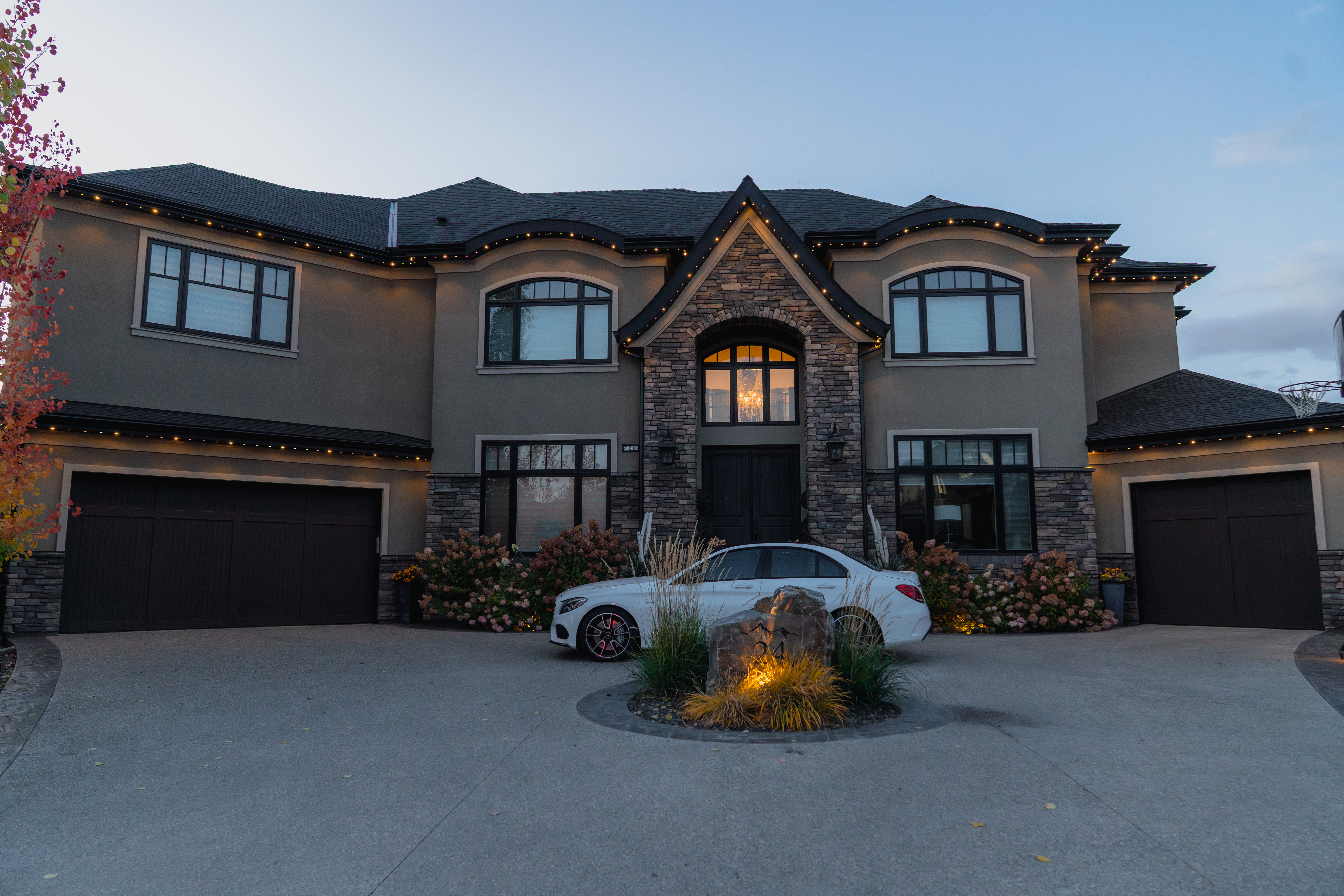 Permanent holiday lighting installation in Calgary – year-round LED by Lior Lighting